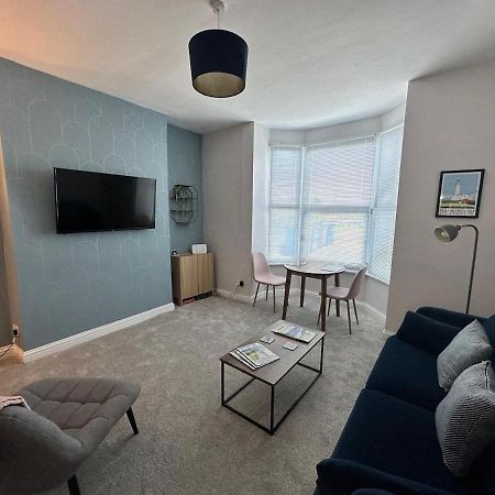Marine View - Dog Friendly Apartment 500Ft From Beach Bridlington Buitenkant foto