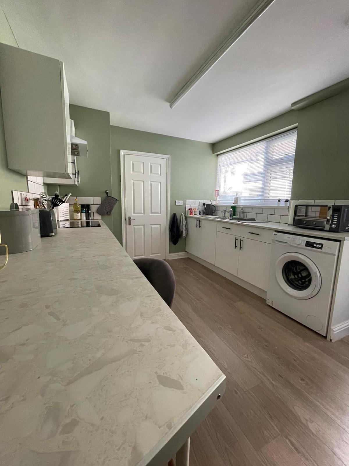 Marine View - Dog Friendly Apartment 500Ft From Beach Bridlington Buitenkant foto